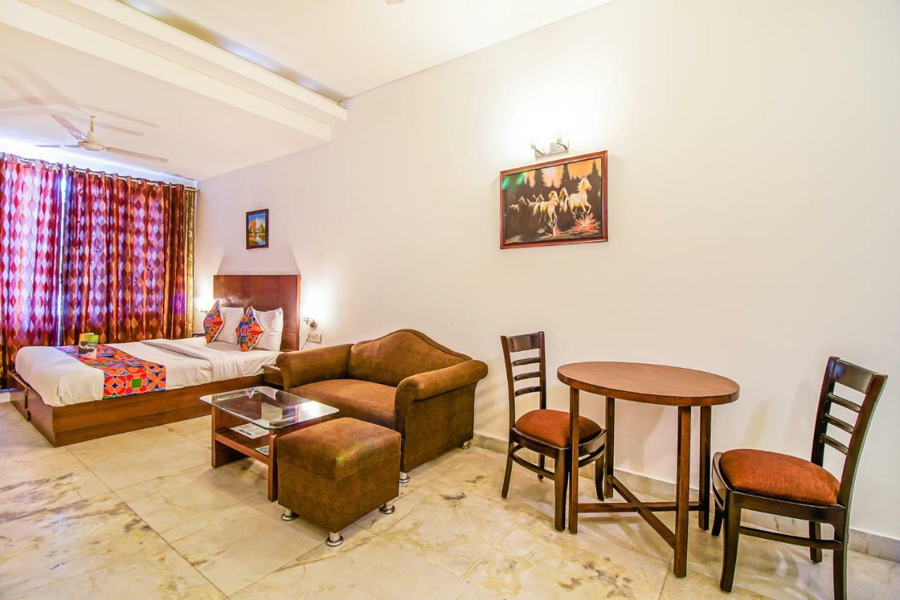 Fabhotel Mulberry Retreat Sushant Lok Gurgaon Exterior photo